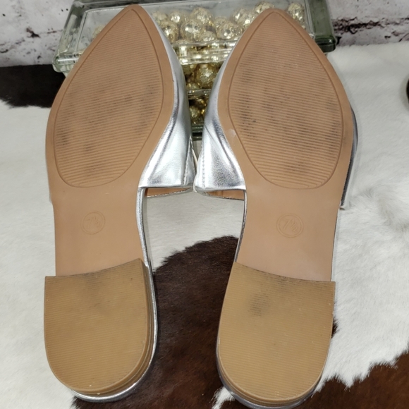 A. New. Day Mules, Metallic Silver Size7.5 - Picture 5 of 8